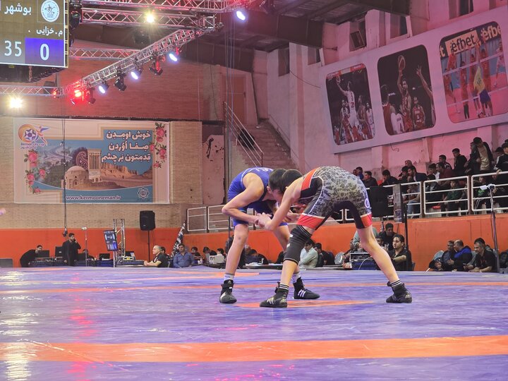 آغاز مسابقات کشتی آزاد نوجوانان کشور؛ کشف استعدادهای آینده در کرمان