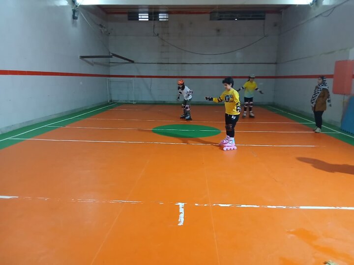 آغاز نخستین تجربه اسکیت دختران دانش‌آموز نابینا در سنندج