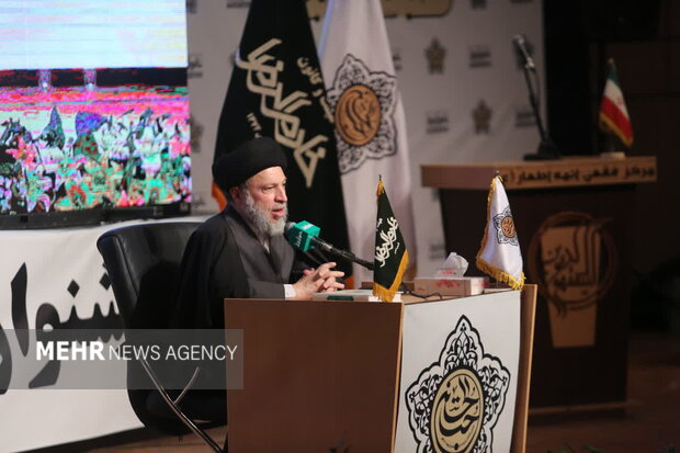 آیت الله حکیم: یکی از ثمرات مهم ماه رمضان تقویت همبستگی اجتماعی است