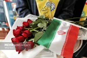 آیین نواختن زنگ گلبانگ انقلاب در مدارس قم