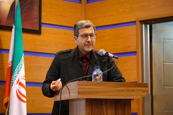 استاندار اصفهان: ارتش با خدمت‌رسانی از دل‌های مردم صیانت می‌کند