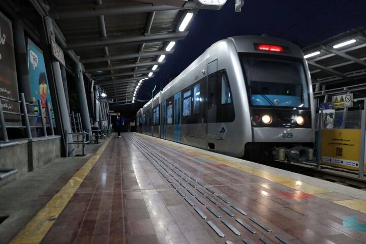 افزایش ۲ ساعته سرویس‌دهی قطار شهری مشهد در روز عید فطر و تحویل سال