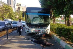 ایران نژاد: برخورد موتورسیکلت با اتوبوس در اراک یک فوتی برجای گذاشت