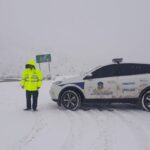 بارش برف برخی محورهای مواصلاتی استان زنجان را مسدود کرد