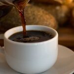 بالاخره قبل از صبحانه قهوه بنوشیم یا نه؟