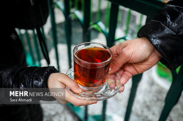 برپایی «چایخانه امام رضا(ع)» به مناسبت نیمه شعبان در رشت