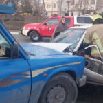 تصادف سرویس مدرسه در مشهد؛راننده و دانش‌آموز به شدت مصدوم شدند