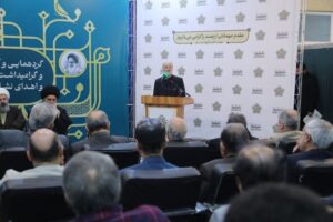 جمعی از خانواده‌های شهدای حوادث اخیر در هیئت خادم الرضا(ع) قم تجلیل شد