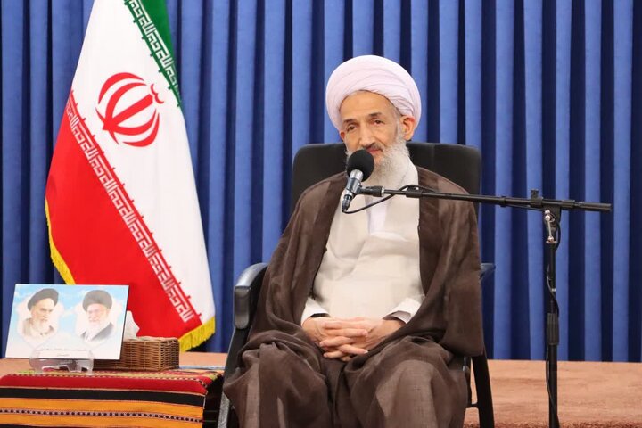 حضور در راهپیمایی ۲۲ بهمن شکر نعمت انقلاب است