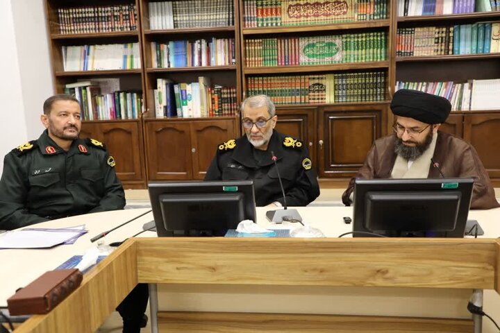 حضور مردم در دفاع از نظام پیام روشنی به دشمنان داد