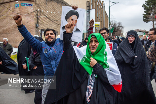 حضور پر شور فریدنی ها در راهپیمایی ۲۲ بهمن 