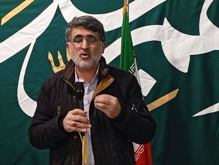 خانی: سرداران جنگ، مایه عزت ایران و خاری در چشم دشمنان هستند