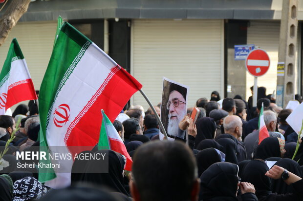 خروش قزوینی ها در دفاع از انقلاب و ولایت