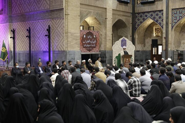 دانشجویان کاروان علم و پیشرفت کشور را با همت بلند به پیش برانند 