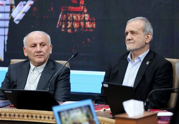 رئیس جمهور: وفاق و همدلی کلید عبور کشور از بحران‌های اقتصادی است