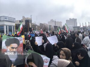 راهپیمایی ۲۲ بهمن در مشهد؛ پایتخت معنوی ایران آغاز شد