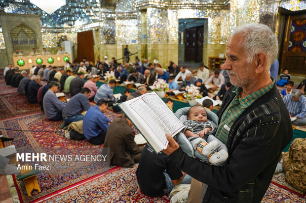 رمضان در سایه کلام الله؛ روایت مردمی از جزء خوانی قرآن در شاهچراغ(ع)