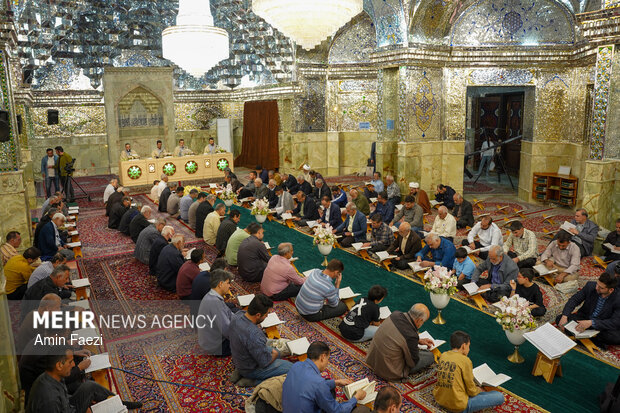 رمضان در سایه کلام الله؛ روایت مردمی از جزء خوانی قرآن در شاهچراغ(ع)