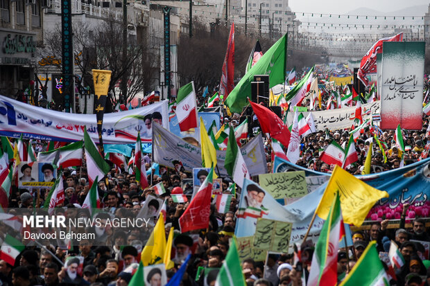 روز میلیونی و متفاوت مردم مشهد در حماسه سازی ۲۲ بهمن 