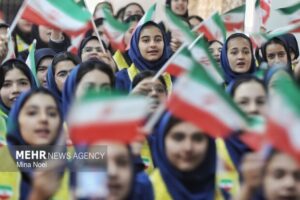 زنگ انقلاب در مدرسه زینبیه شیروان به صدا درآمد