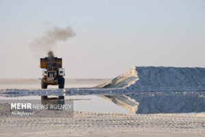 سودای «لیتیوم» و شوربختی دریاچه نمک؛ میراث ملی زیرتیغ شهرک شیمیایی است