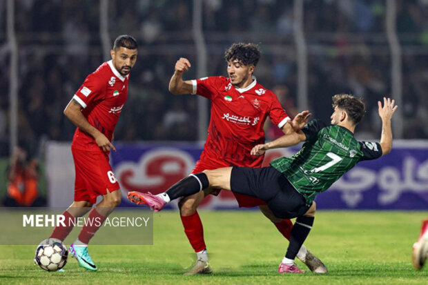 شکست پرسپولیس برابر خیبر در نیمه اول/ سرخپوشان همچنان در بحران نبُردن