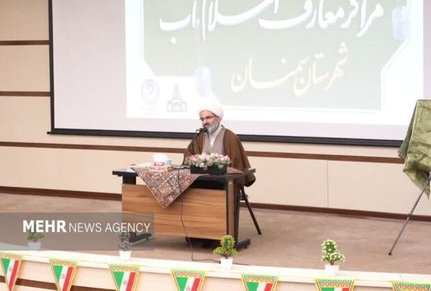 ضرورت تشکیل قرارگاه فرهنگی در سمنان؛ «هم‌افزایی» راهبرد مقابله با دشمن