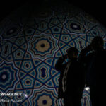 طنین بانگ «الله‌اکبر»و نورافشانی آسمان استان تهران در شب پیروزی انقلاب