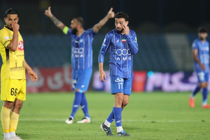 عبور استقلال از سد فجر و رسیدن به صدر/ کاپیتان به داد آدان رسید