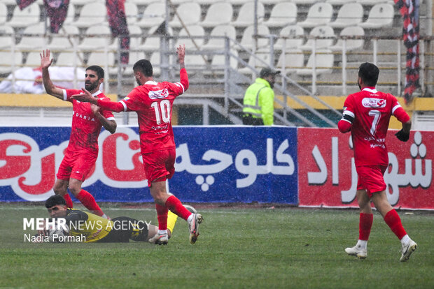 فرصت طلایی پرسپولیس برای فرار از بحران/ ملوان و گل‌گهر برد می‌خواهند