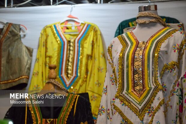 لباس بندری روایتی از تلفیق حجاب و هنر در هرمزگان