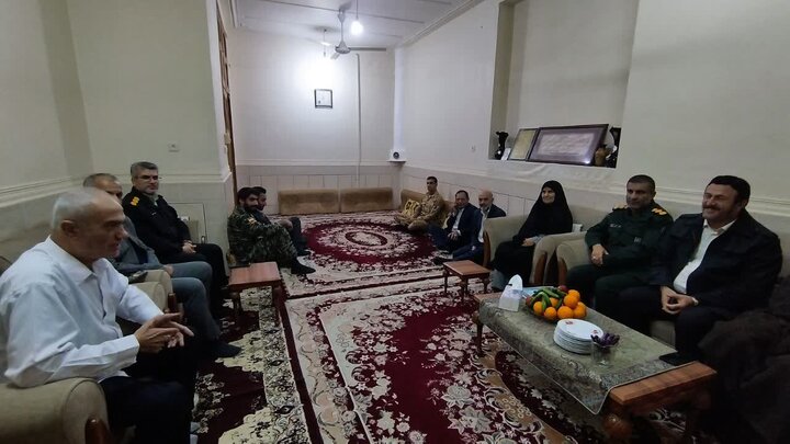 مسئولان شهرستان دیلم با پیشکسوتان انقلاب اسلامی دیدار کردند