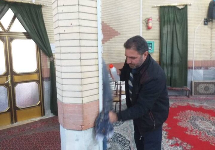 مساجد بیجار در آستانه رمضان غبارروبی و عطرافشانی شدند