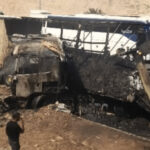 مهار حریق گسترده چند خودرو و غرفه میوه فروشی در بندرعباس