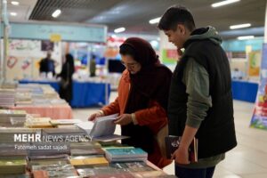 نمایشگاه سراسری کتاب آذربایجان غربی در ارومیه افتتاح شد