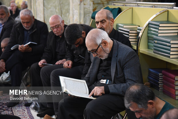 نهمین سحر با مناجات خوانی در حرم امام رضا(ع)