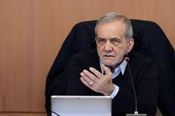 پزشکیان: فاصله با مردم موجب عصبانیت آن‌ها می‌شود؛ کریدورها در اولویت