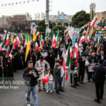 پیوند نسل‌ها در راهپیمایی قم؛ از انقلابیون۵۷ تا نوجوانان دهه هشتادی