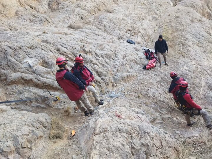 پیکر بی‌جان کوهنورد گمشده در کوه‌های تشگر هماگ پیدا شد