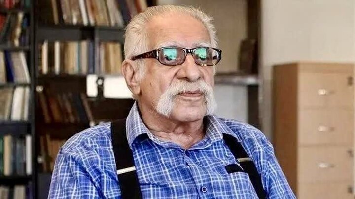 پیکر مترجم منشور کوروش در آرامگاه حافظ آرام می‌گیرد 