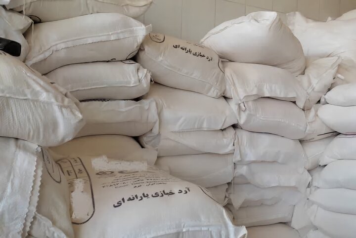 کشف ۴تن و ۸۰۰ کیلوگرم آرد خارج از شبکه توزیع در قصرقند