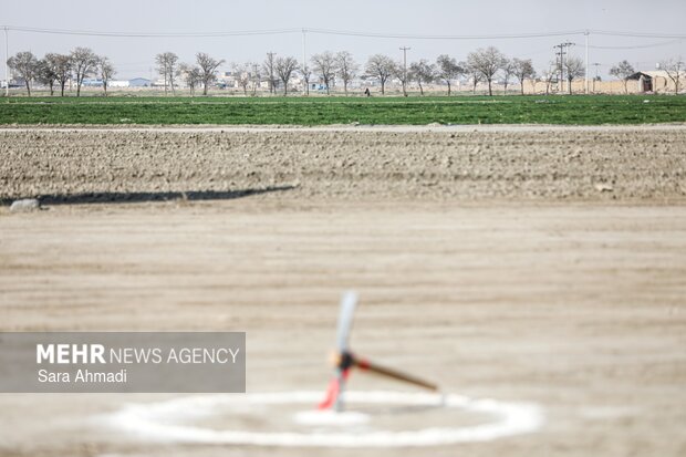 کلنگ‌زنی مدرسه ۸ کلاسه خیرساز در غریب‌آباد جاسک