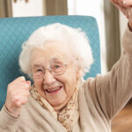 کمک‌کردن به دیگران، سرعت پیر شدن مغز را کندتر می کند