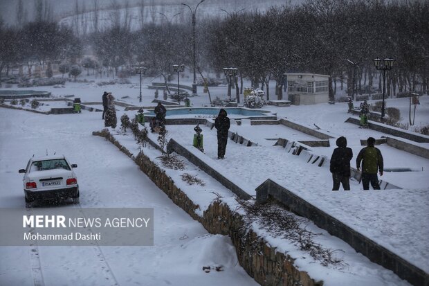 کولاک برف غرب و جنوب اصفهان را در برمی‌گیرد