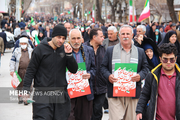 ۲۲ بهمن ۱۴۰۴ نمایشگاه اتحاد؛ گرمای حضور کرمانشاهیان یخ بهمن را شکست