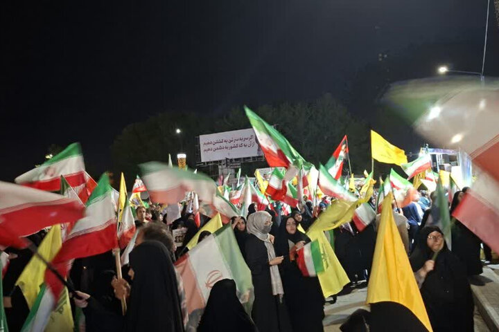 اجتماع مردمی تجلیل از شهدای حزب الله لبنان در مشهد