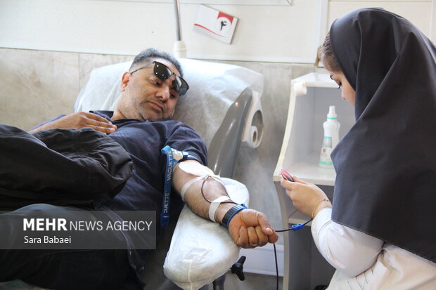 اکیپ سیار انتقال خون کرمانشاه در روستای رزین مستقر می‌شود