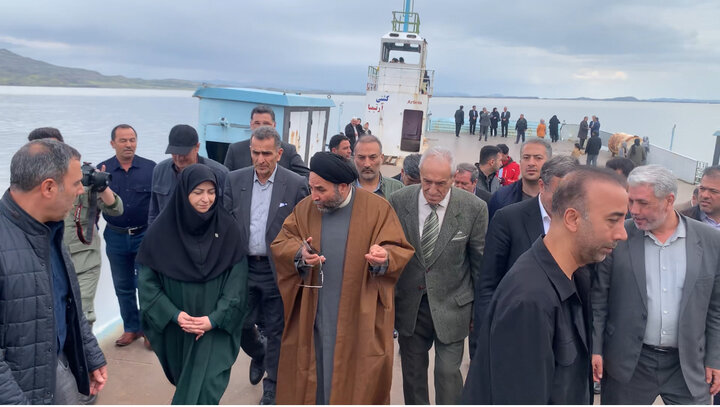 بازدید رئیس سازمان حفاظت محیط زیست از دریاچه ارومیه