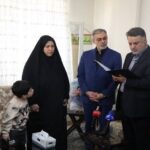 دیدار جانشین وزیر بهداشت با خانواده شهید مدافع سلامت