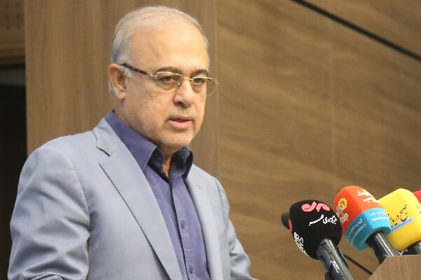 آشوری: افزایش سهمیه بنزین برای مردم هرمزگان در دست پیگیری است